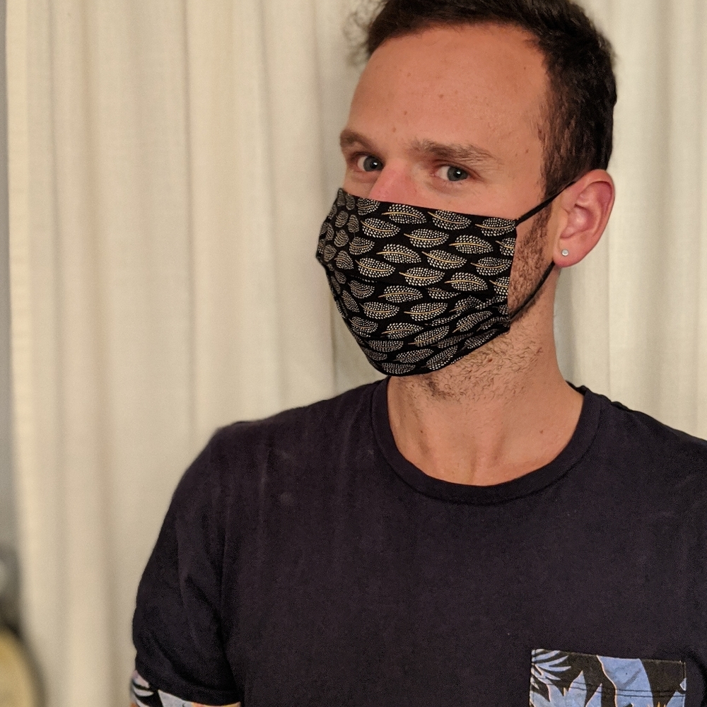 2/22$ Mix them up! Face mask - Picture 7 of 8